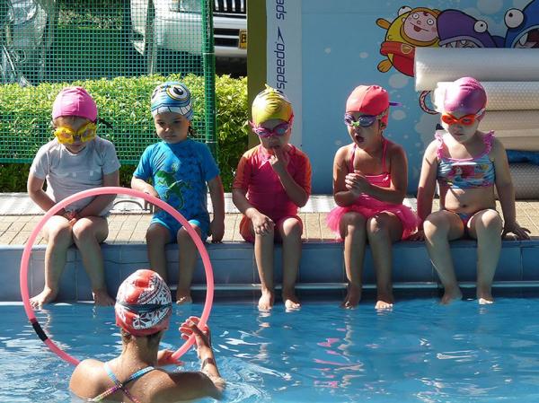 Nada Más Jugando - Escuela de Natación | Clases de natación para niños y adultos | Periódico del Sur | Medellín - Antioquia